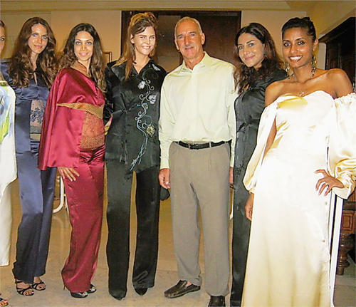 Iris Peitzmeier Ph.D in Malaysia &ndash; internationale Modeausbildung und deutsches Modedesign