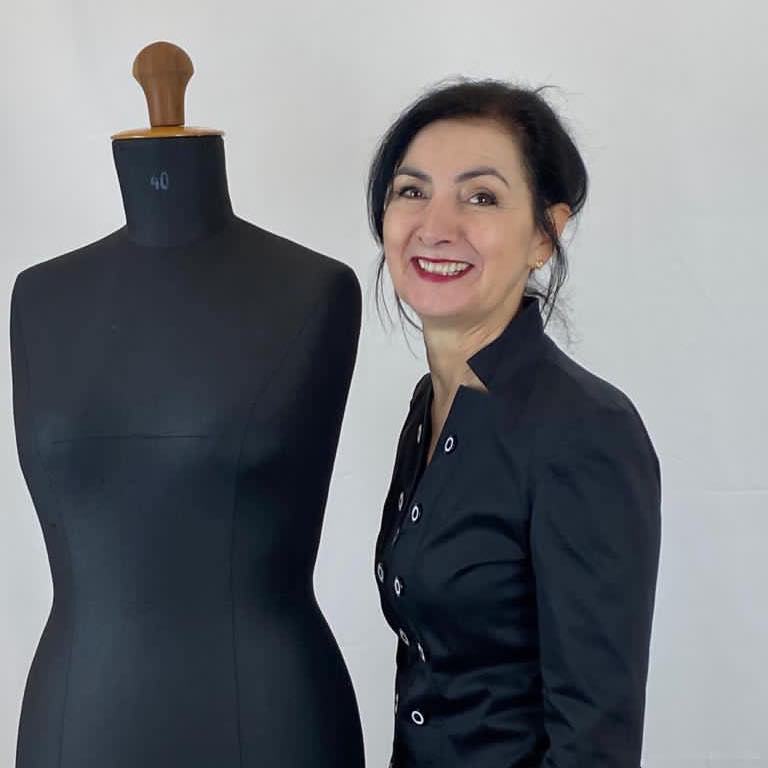 UniFash Team Vera Natscher Dozentin Ma&szlig;schneiderhandwerk Weiterbildung